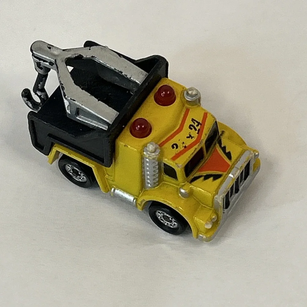 Majorette Micro Sonic Flashers Tow Truck Untested